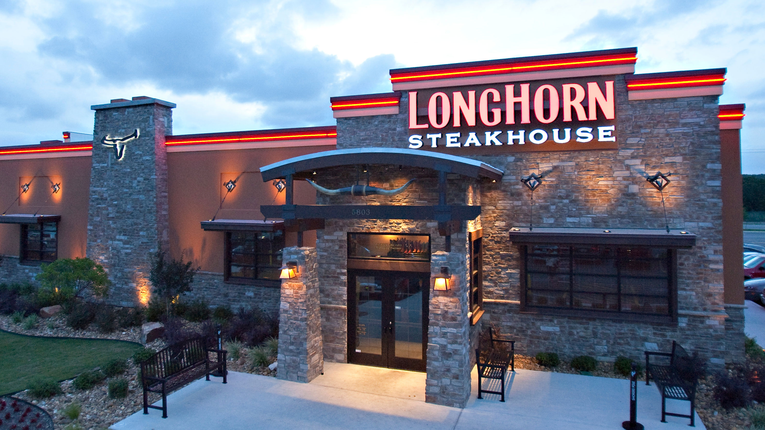 Four Corners Property Trust Diversifies Their Restaurant Real Estate