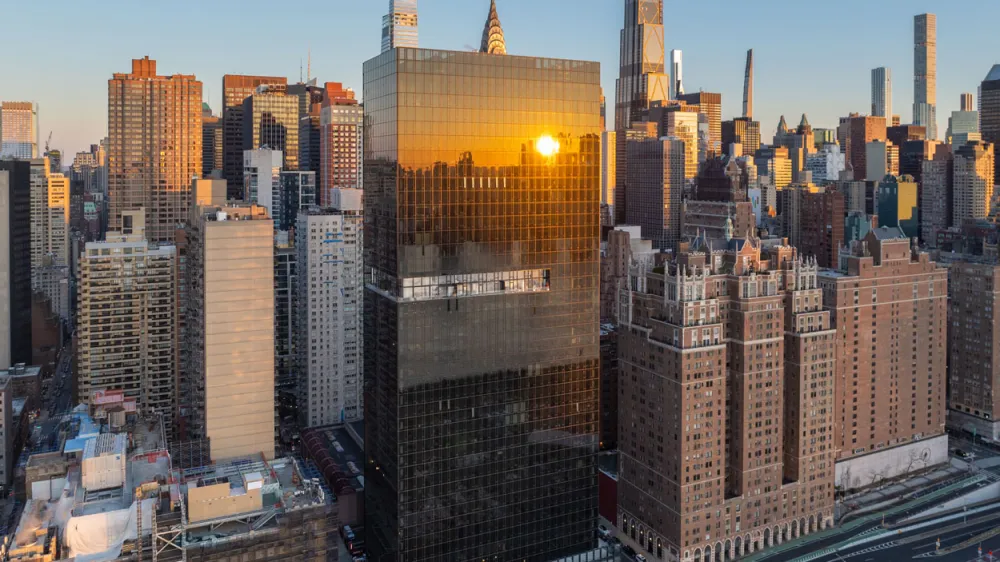 685 First Avenue is an exclusive high-rise apartment tower located in the Murray Hill neighborhood of Manhattan.